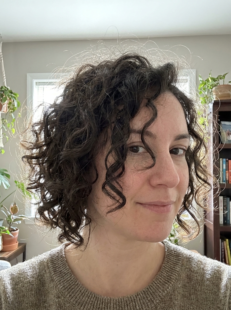 Curly Messy Bob als Chaotische Kurzhaarfrisuren Inspiration 2026